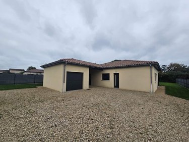 Location maison Grièges 01290 Ain 100 m2 4 pièces 1100 euros
