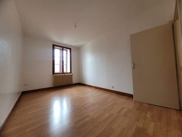 Location appartement Cormoranche-sur-Saône 01290 Ain 121 m2 4 pièces 710 euros