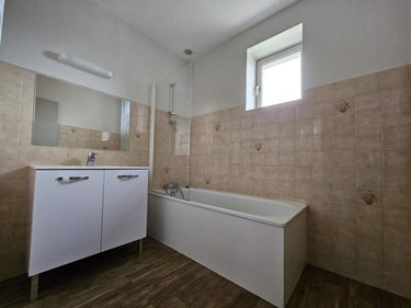 Location appartement Crottet 01620 Ain 81 m2 4 pièces 725 euros