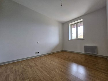 Location appartement Crottet 01620 Ain 81 m2 4 pièces 725 euros