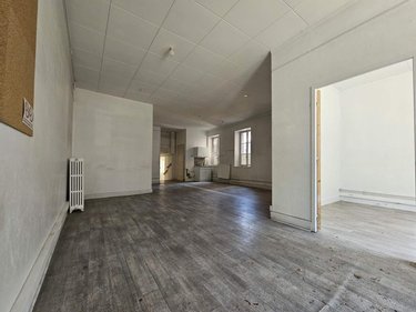 Fonds et murs commerciaux a vendre Mâcon 71000 Saône-et-Loire 90 m2  89000 euros