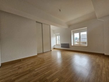 Location appartement Viré 71260 Saône-et-Loire 57 m2 3 pièces 550 euros