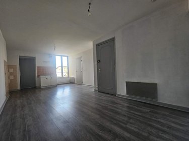 Location appartement Bâgé-le-Châtel 01380 Ain 52 m2 3 pièces 460 euros