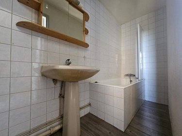 Location appartement Bâgé-le-Châtel 01380 Ain 52 m2 3 pièces 460 euros