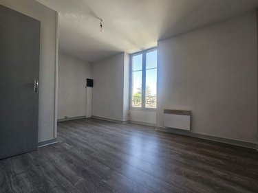 Location appartement Bâgé-le-Châtel 01380 Ain 52 m2 3 pièces 460 euros