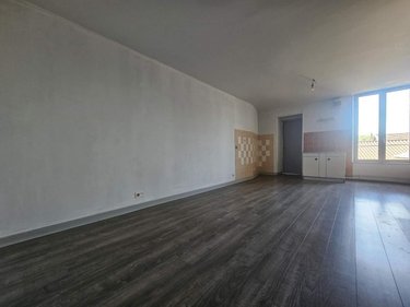 Location appartement Bâgé-le-Châtel 01380 Ain 52 m2 3 pièces 460 euros