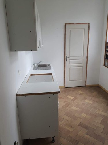 Location fonds et murs commerciaux Guise 02120 Aisne 65 m2  400 euros