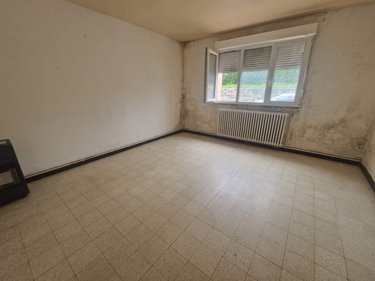 Immeuble a vendre La Neuville-lès-Dorengt 02450 Aisne 297 m2  116500 euros