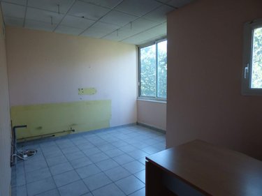 Fonds et murs commerciaux a vendre Gap 05000 Hautes-Alpes 72 m2  158000 euros