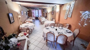 Fonds et murs commerciaux a vendre Gap 05000 Hautes-Alpes 108 m2  702000 euros