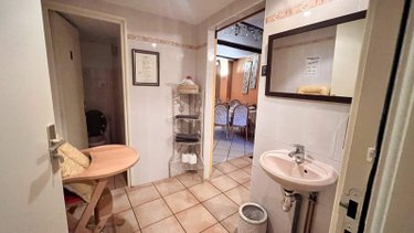 Fonds et murs commerciaux a vendre Gap 05000 Hautes-Alpes 108 m2  702000 euros
