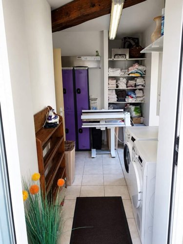 Fonds et murs commerciaux a vendre Gap 05000 Hautes-Alpes 108 m2  702000 euros