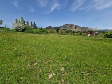 Terrain a batir a vendre La Bâtie-Neuve 05230 Hautes-Alpes 1185 m2  138000 euros