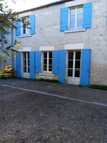 Maison a vendre Saint-Hilaire-de-Villefranche 17770 Charente-Maritime 500 m2 22 pièces 415000 euros