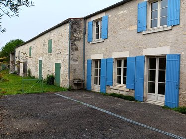 Maison a vendre Saint-Hilaire-de-Villefranche 17770 Charente-Maritime 500 m2 22 pièces 415000 euros