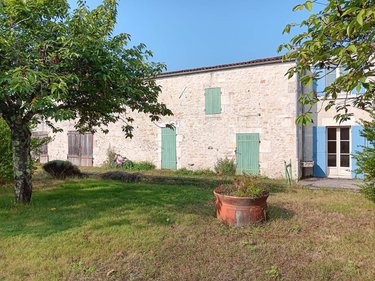 Maison a vendre Saint-Hilaire-de-Villefranche 17770 Charente-Maritime 500 m2 22 pièces 415000 euros