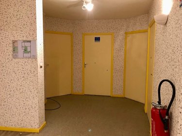 Location fonds et murs commerciaux Saint-Flour 15100 Cantal 120 m2  800 euros