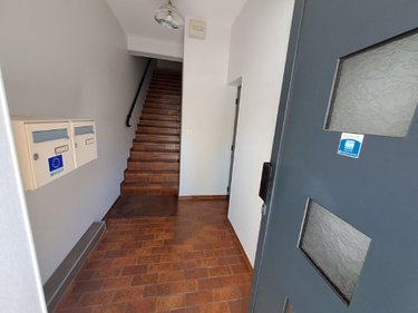 Location fonds et murs commerciaux Saint-Flour 15100 Cantal 120 m2  800 euros