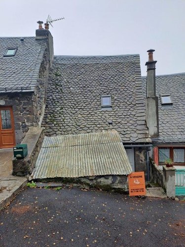 Immeuble a vendre Pierrefort 15230 Cantal 108 m2  66000 euros