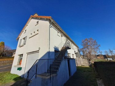 Immeuble a vendre Paulhac 15430 Cantal 113 m2  96000 euros