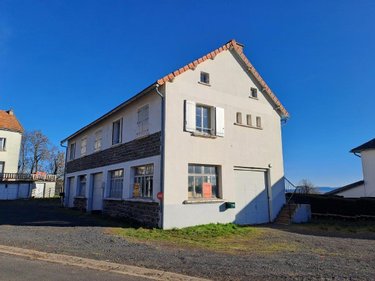 Immeuble a vendre Paulhac 15430 Cantal 113 m2  96000 euros