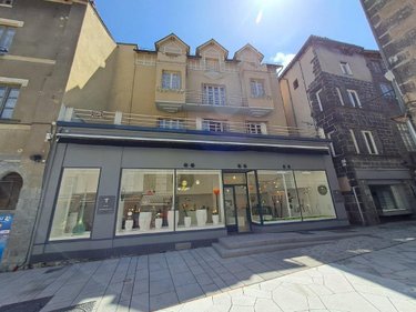 Immeuble a vendre Saint-Flour 15100 Cantal 373 m2  477000 euros