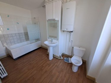 Immeuble a vendre Saint-Flour 15100 Cantal 261 m2  147340 euros
