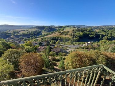 Immeuble a vendre Saint-Flour 15100 Cantal 261 m2  147340 euros