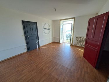 Immeuble a vendre Saint-Flour 15100 Cantal 261 m2  147340 euros