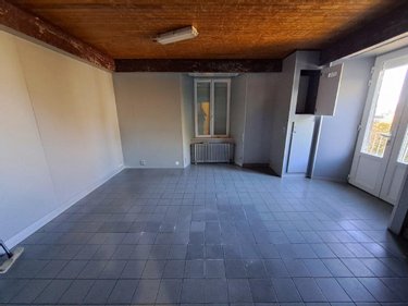 Immeuble a vendre Saint-Flour 15100 Cantal 261 m2  147340 euros