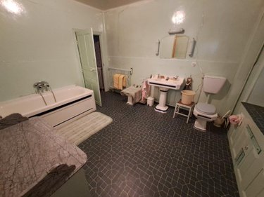 Immeuble a vendre Saint-Flour 15100 Cantal 261 m2  147340 euros