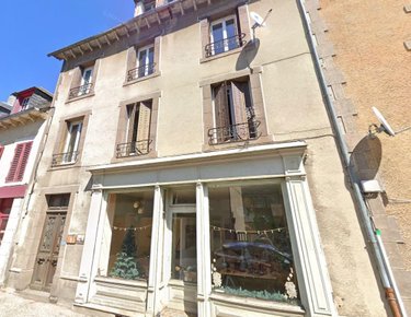 Immeuble a vendre Condat 15190 Cantal 173 m2  69900 euros