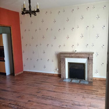 Immeuble a vendre Condat 15190 Cantal 173 m2  59900 euros