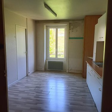 Immeuble a vendre Condat 15190 Cantal 173 m2  69900 euros
