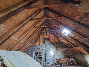 Fonds et murs commerciaux a vendre Les Ternes 15100 Cantal 235 m2  85200 euros