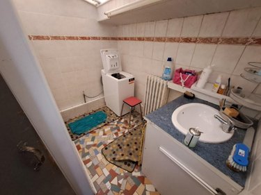 Fonds et murs commerciaux a vendre Saint-Flour 15100 Cantal 200 m2  100700 euros