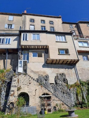 Immeuble a vendre Saint-Flour 15100 Cantal 190 m2  371000 euros