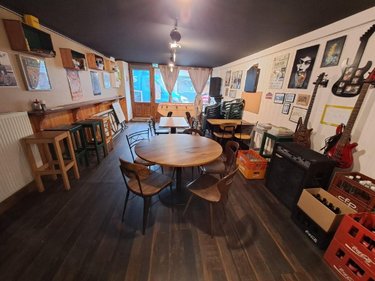 Fonds et murs commerciaux a vendre Allanche 15160 Cantal 236 m2  232000 euros