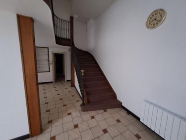 Fonds et murs commerciaux a vendre Saint-Flour 15100 Cantal 157 m2  85000 euros