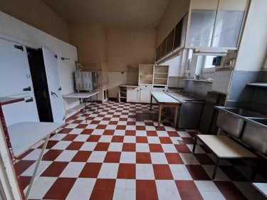 Fonds et murs commerciaux a vendre Saint-Flour 15100 Cantal 157 m2  85000 euros