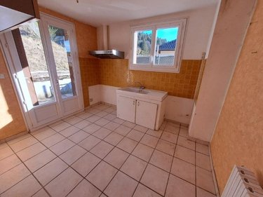 Maison a vendre Riom-ès-Montagnes 15400 Cantal 97 m2 5 pièces 110000 euros