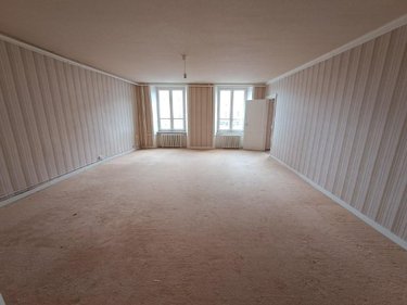 Immeuble a vendre Saint-Flour 15100 Cantal 443 m2  68900 euros