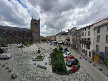 Immeuble a vendre Saint-Flour 15100 Cantal 443 m2  68900 euros