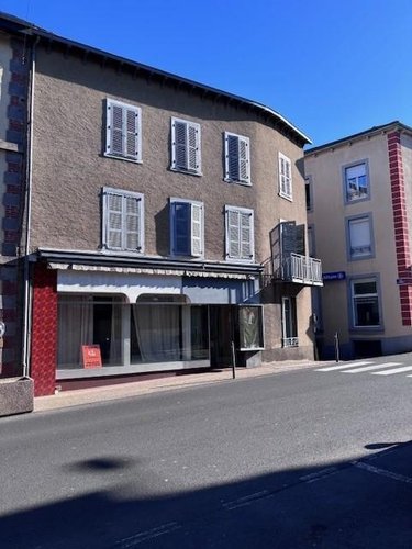Immeuble a vendre Massiac 15500 Cantal 137 m2  110000 euros