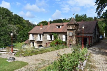 propriete a vendre Semur-en-Auxois 21140 Côte-d'Or 250 m2 8 pièces 367500 euros