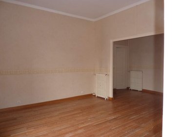 Location fonds et murs commerciaux Dinan 22100 Côtes-d'Armor 480 m2  2700 euros