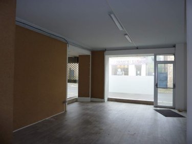 Location fonds et murs commerciaux Dinan 22100 Côtes-d'Armor 480 m2  2700 euros
