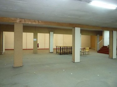Location fonds et murs commerciaux Dinan 22100 Côtes-d'Armor 480 m2  2700 euros