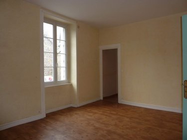 Location fonds et murs commerciaux Dinan 22100 Côtes-d'Armor 480 m2  2700 euros