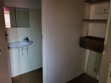 Fonds et murs commerciaux a vendre Dun-le-Palestel 23800 Creuse 98 m2  63130 euros